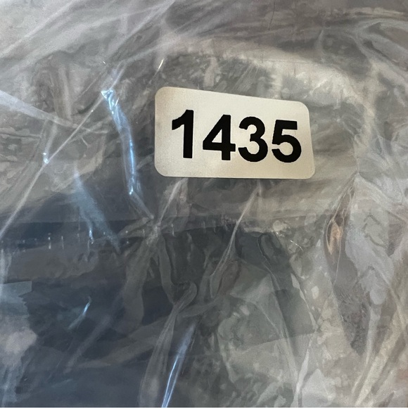 RARE! “The Summer I turned Pretty” Season 3 Cast & Crew AE Trucker Jacket Sz M - Picture 16 of 16